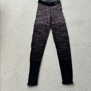 EUC Nike Pro Hyperwarm training tights size Extra Small